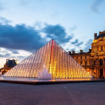 Парисын үзэсгэлэнт газрууд - биширсэн аялал жуулчлал Парисын үзэсгэлэнт газруудын богино мессеж