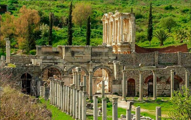 Туркийн эртний Ефес хот: тайлбар ба түүх